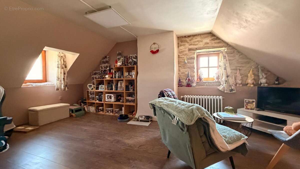 Maison à ONET-LE-CHATEAU