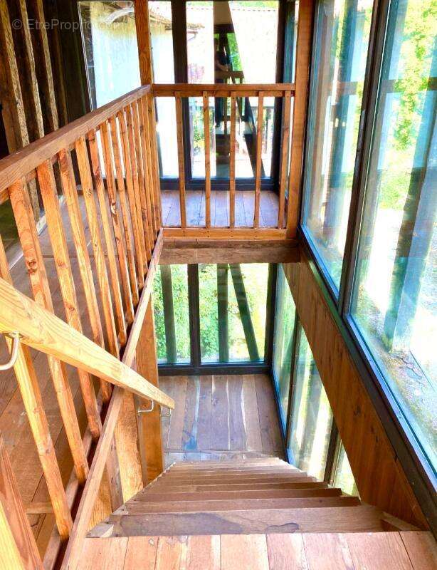 Maison à SAINT-LEONARD-DE-NOBLAT