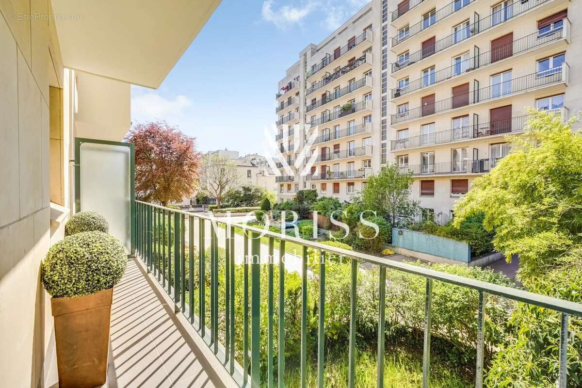 Appartement à CHARENTON-LE-PONT