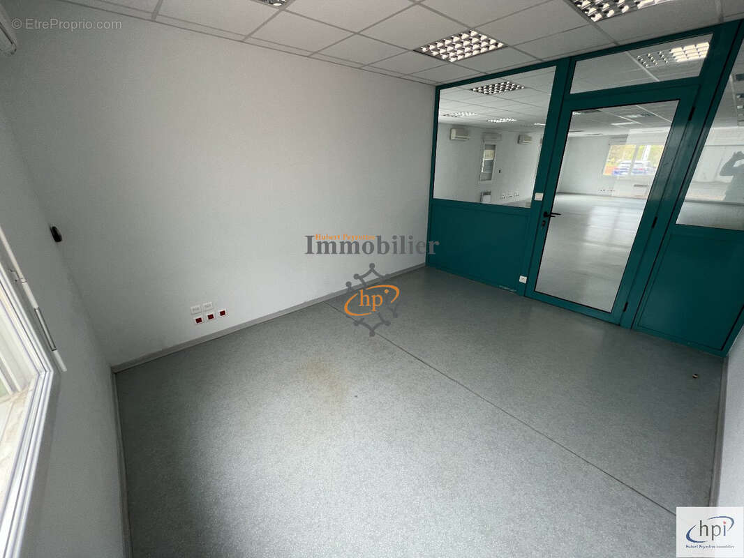 Commerce à VABRES-L&#039;ABBAYE