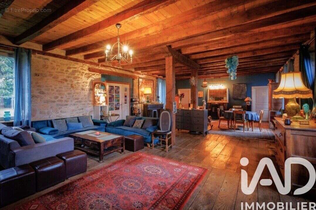 Maison 247 m² à Saint-Cirgues-La-Loutre  - photo 6