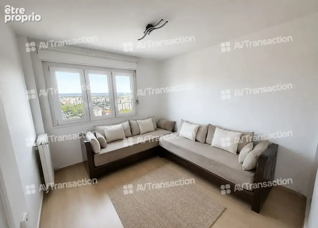 Appartement 4 pièces 82 m² à vendre à Bron (69500) - photo 2
