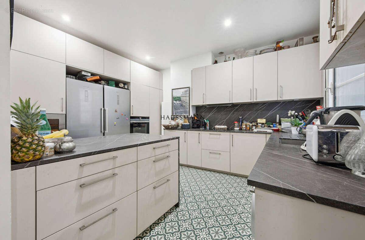 Appartement à PARIS-8E