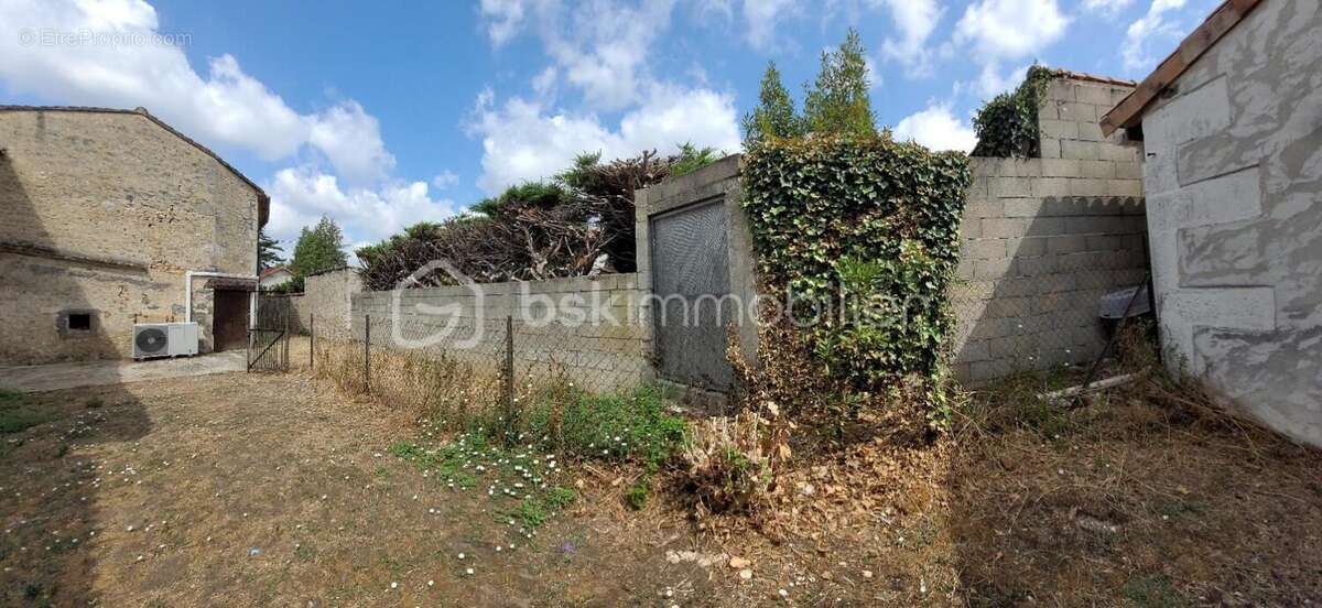Grange à réhabilité avec son extérieur - photo 2