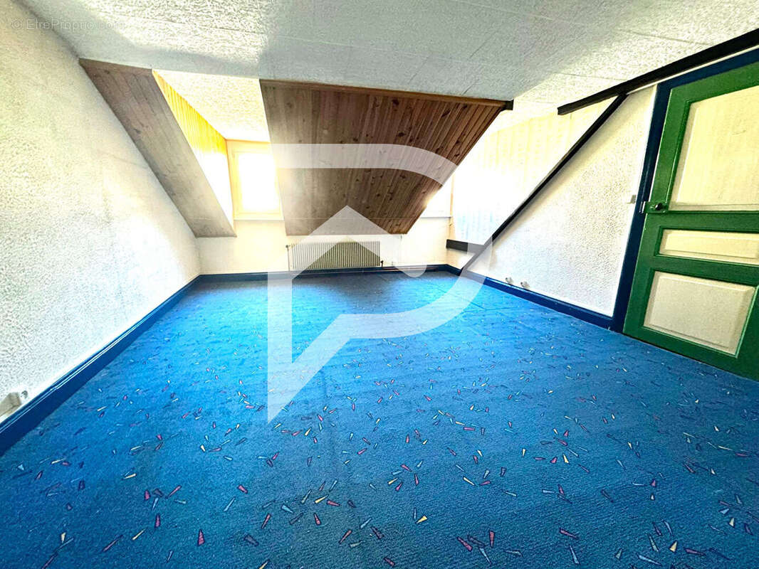 Maison de caractère 192 m² 7 pièces, dépendance & fort potentiel - photo 9