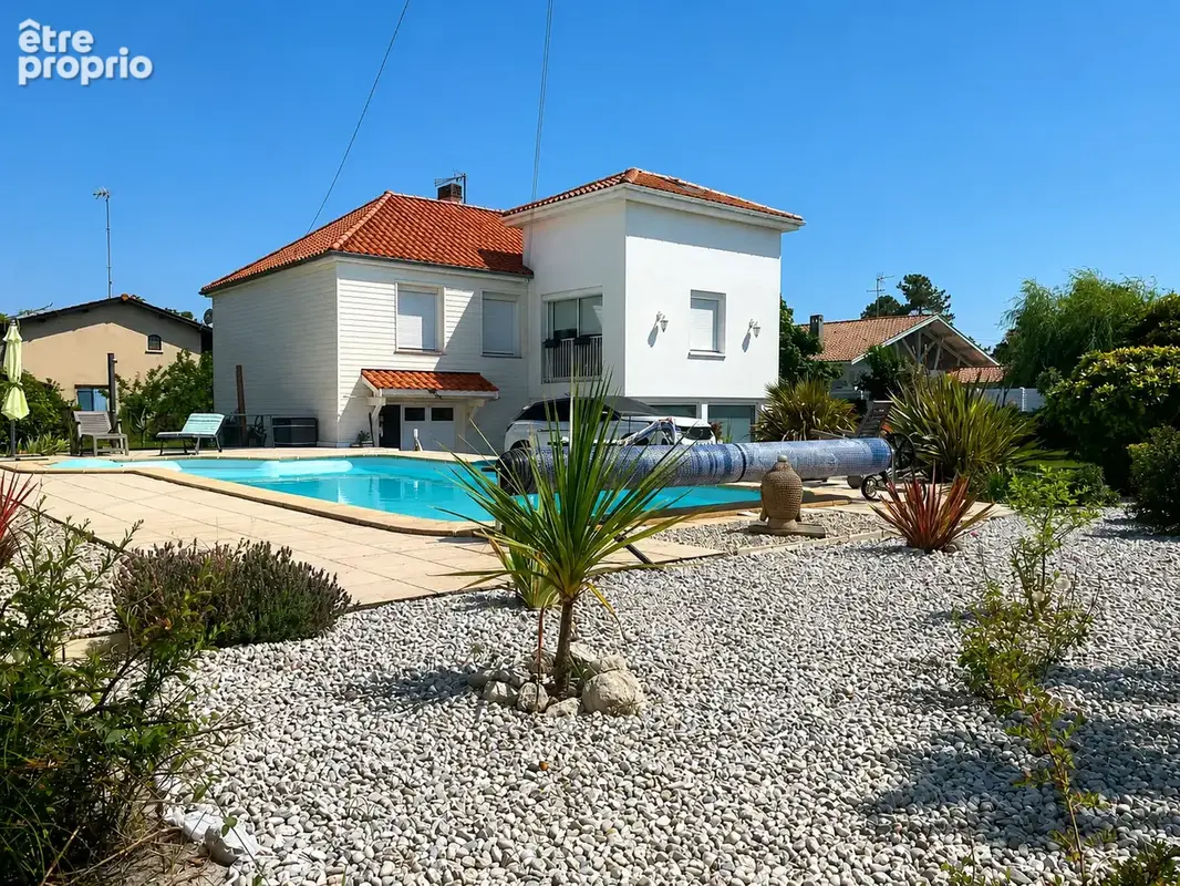 Photo Maison à Ares au prix de 560 000€