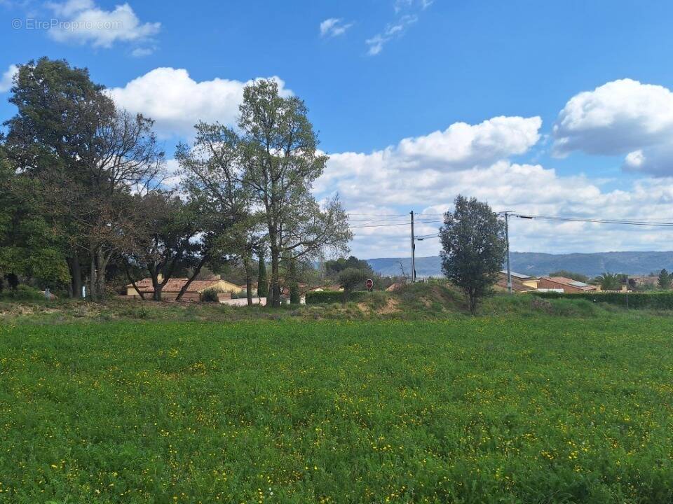 Terrain à VILLENEUVE