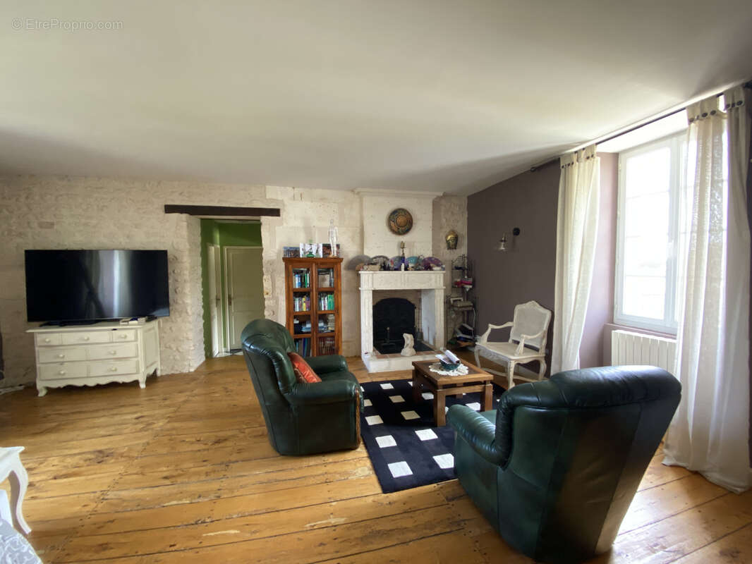 Maison à FLEAC