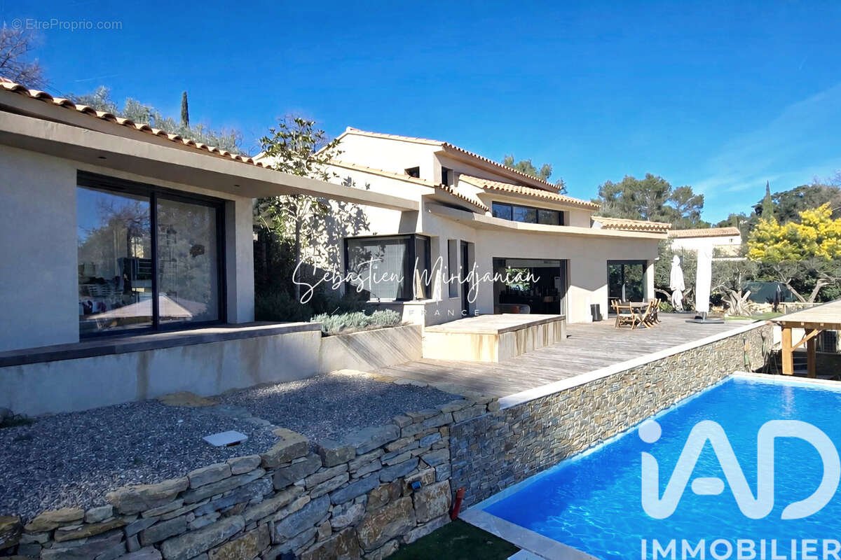 Photo 2 - Maison à SOLLIES-VILLE