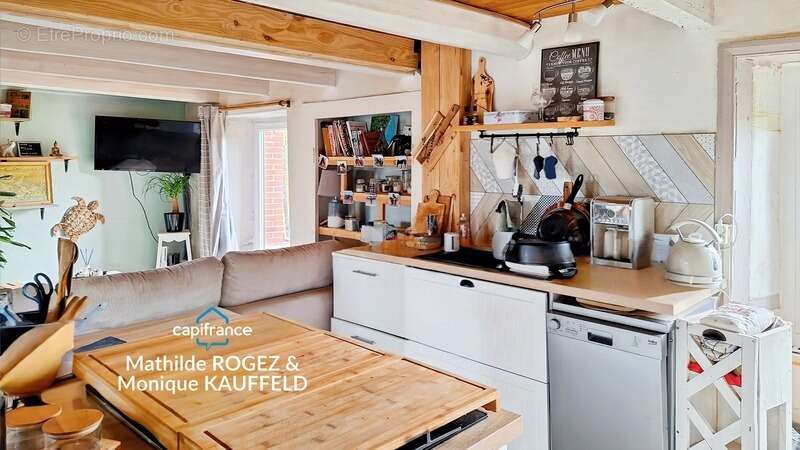 Maison à TOURS-SUR-MEYMONT