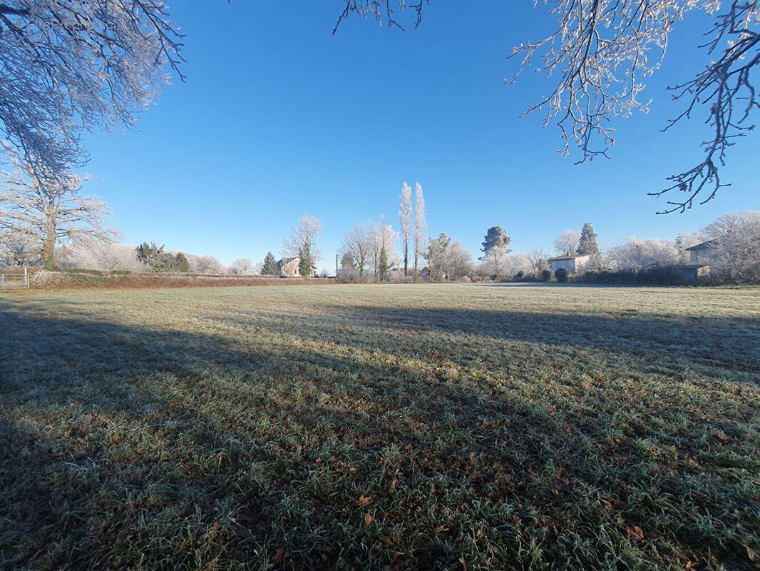 Terrain à VILLEBRET