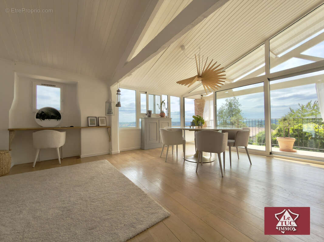 Maison de village tout confort avec piscine et jardin. - photo 8