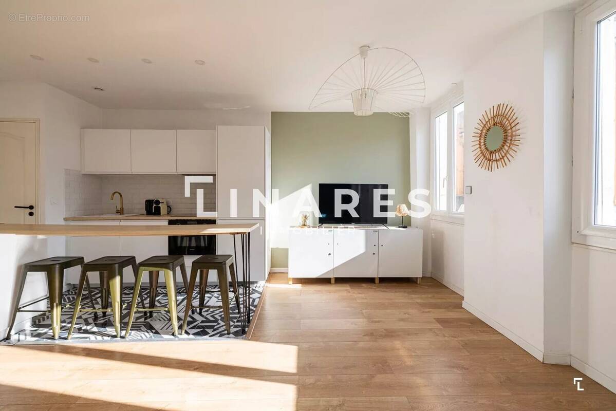 Appartement à MARSEILLE-1E