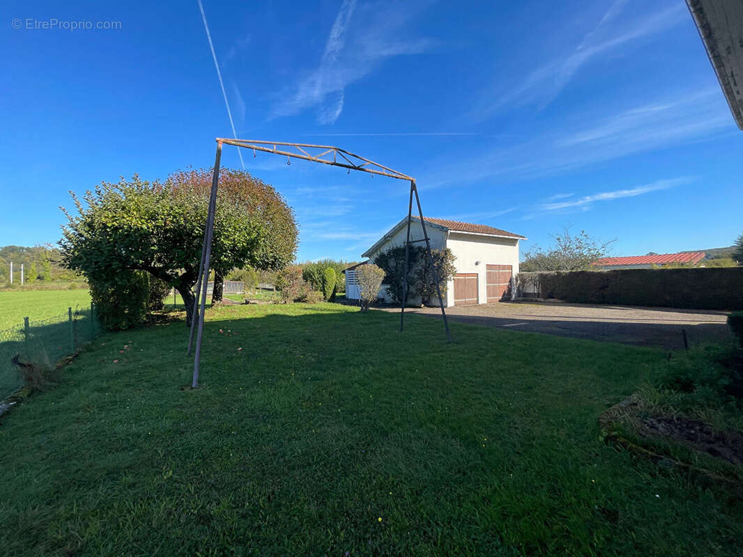 Maison à COLOMBIER-FONTAINE