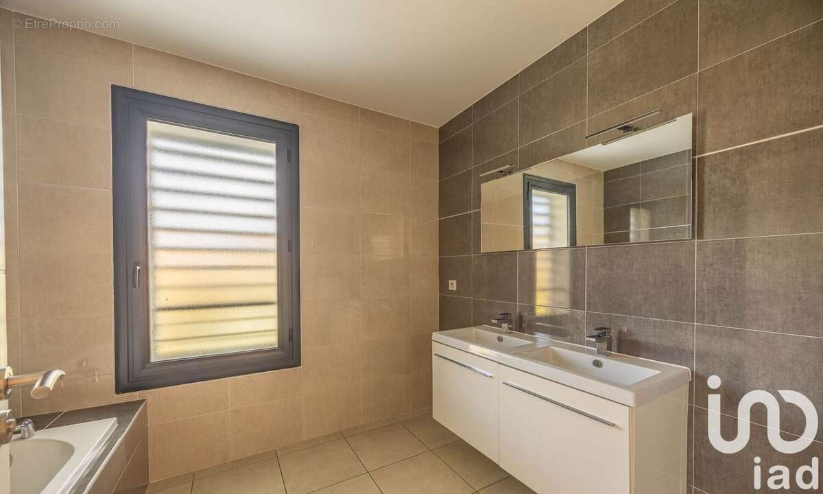 Photo 3 - Maison à COMBAILLAUX