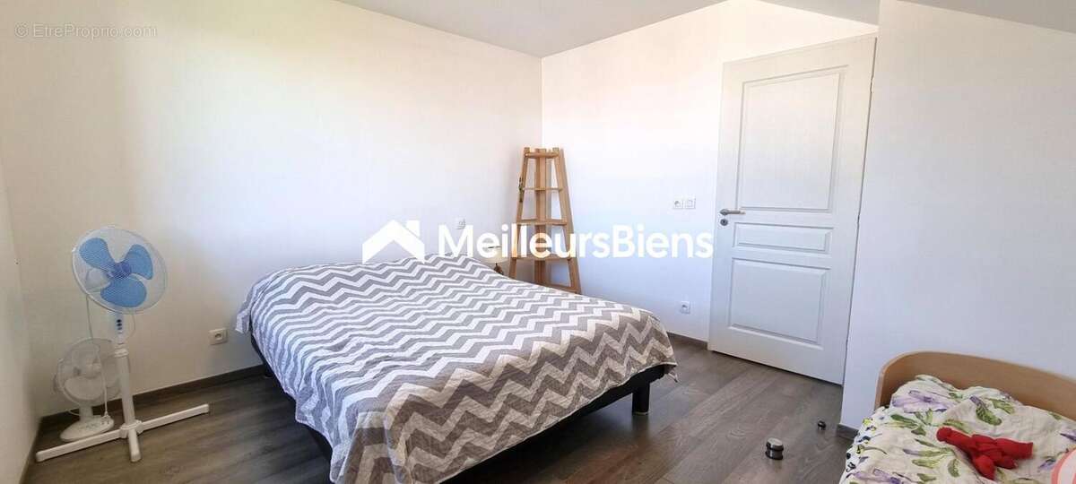 Appartement à VILLE-LA-GRAND