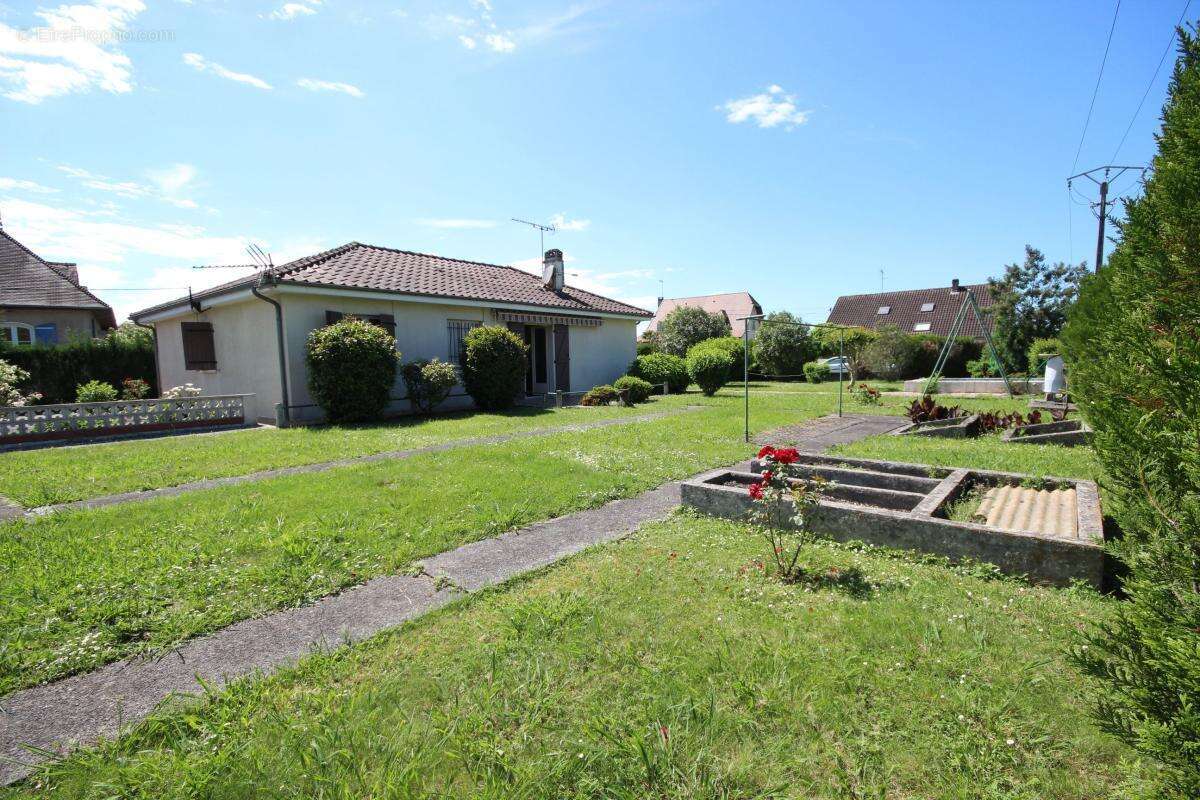 Maison à POEY-DE-LESCAR