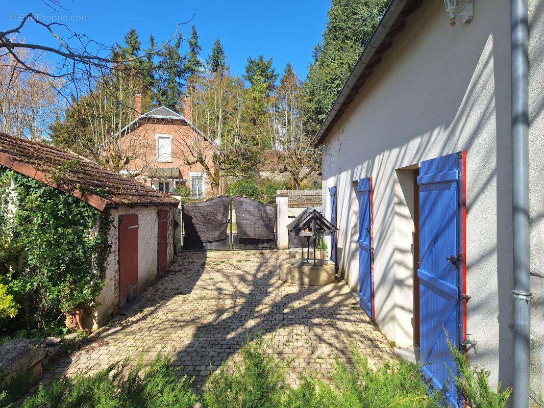 Maison à JALOGNES