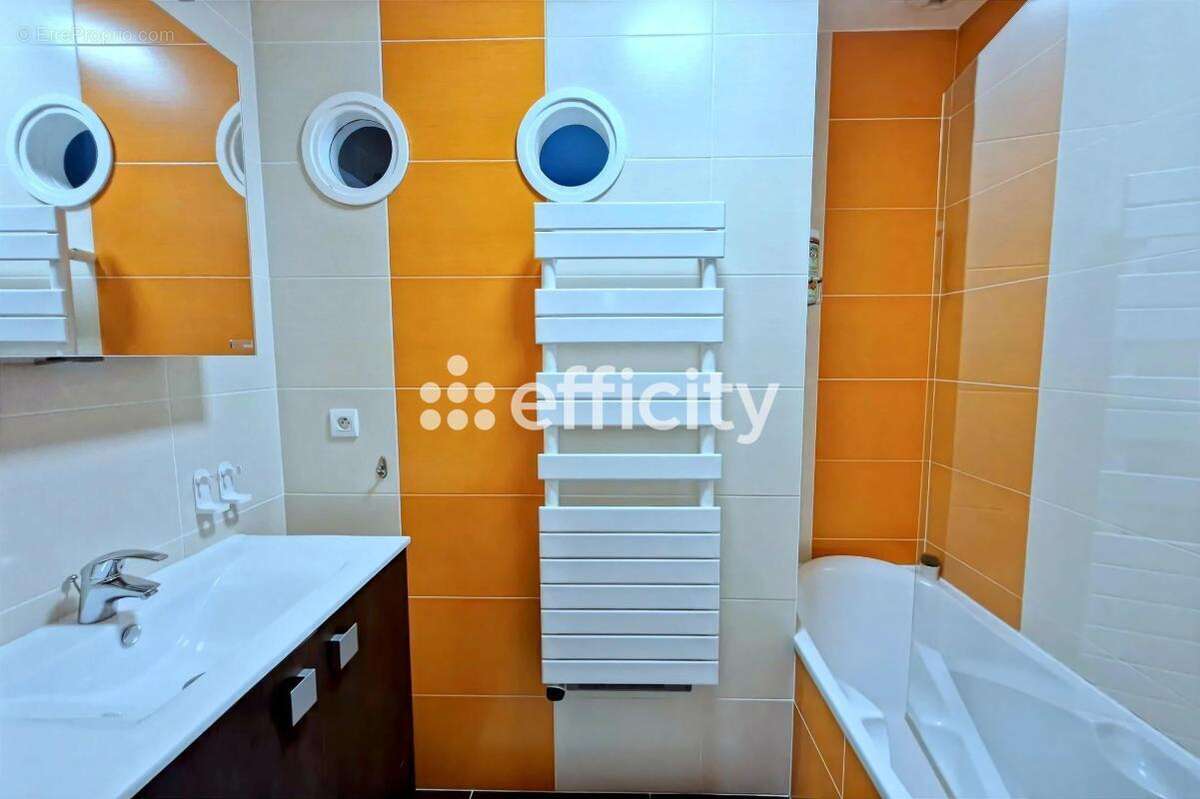 Maison à LE CELLIER