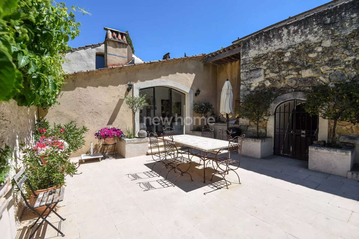 Maison à ENTRECASTEAUX