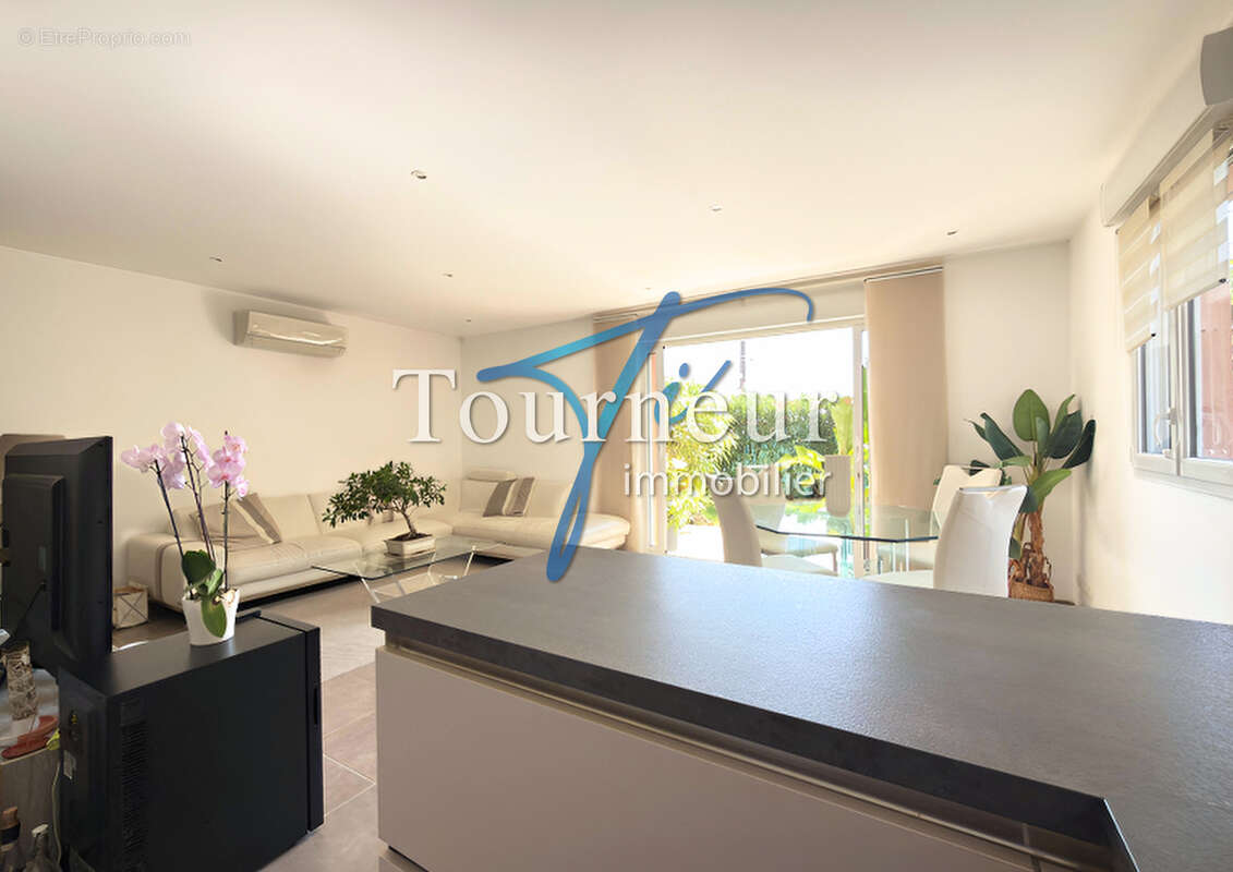 Appartement à SANARY-SUR-MER