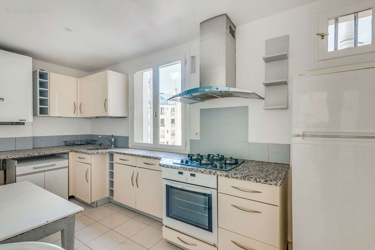 Appartement à PARIS-10E