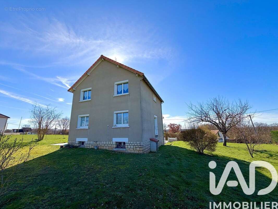 Photo 2 - Maison à LA TRIMOUILLE