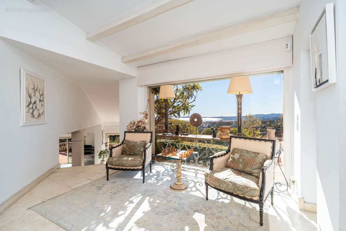 Maison à CAGNES-SUR-MER