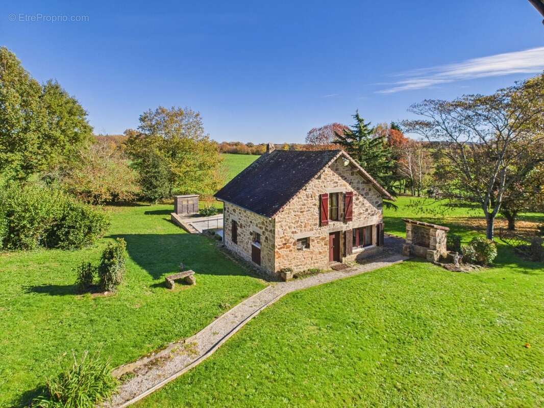 Maison à SAINT-YRIEIX-LA-PERCHE
