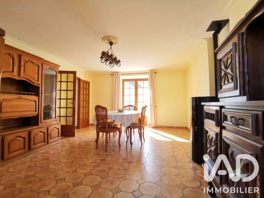 Maison 100 m² à La Selle-En-Cogles  - photo 4