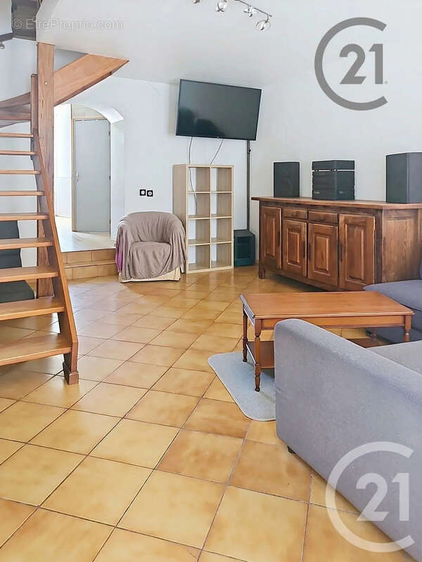 Maison 97 m² à Saint-Cyr-Les-Colons  - photo 2