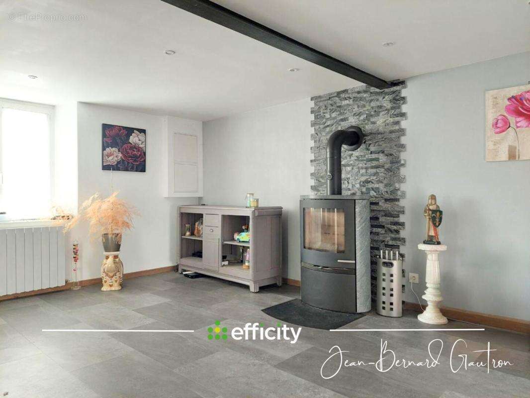 Maison à POMMERIT-LE-VICOMTE