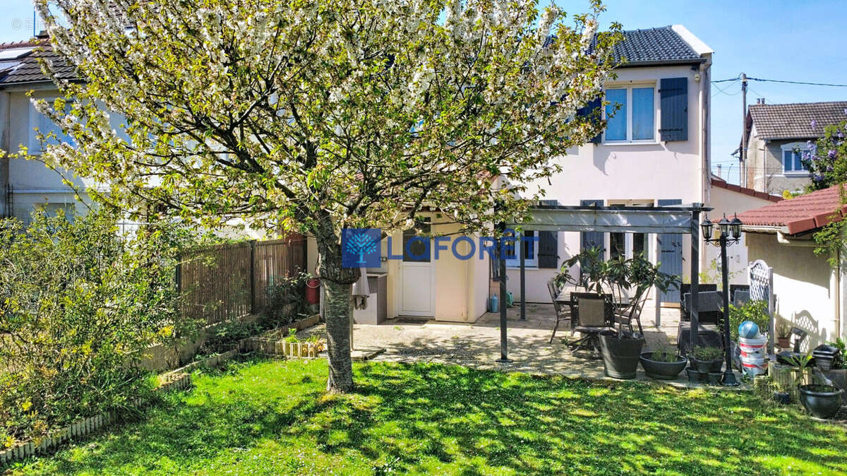 Maison à SAVIGNY-SUR-ORGE