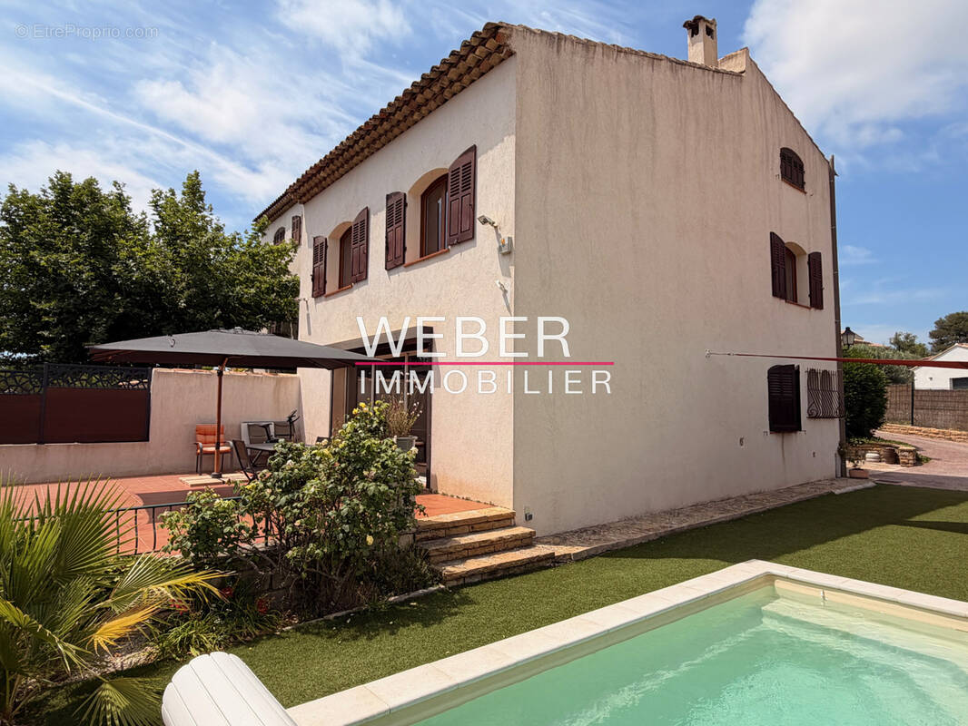 Maison à LE CASTELLET