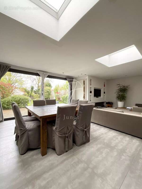 Maison à SAINGHIN-EN-MELANTOIS