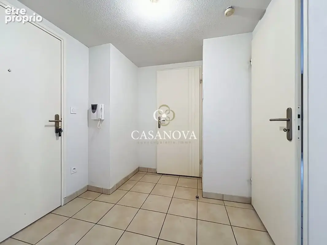 T2 à vendre à Castelnau-le-Lez avec terrasse de 17 m² et box fermé - photo 6