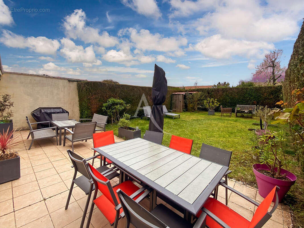 Maison à JOUY-LE-MOUTIER