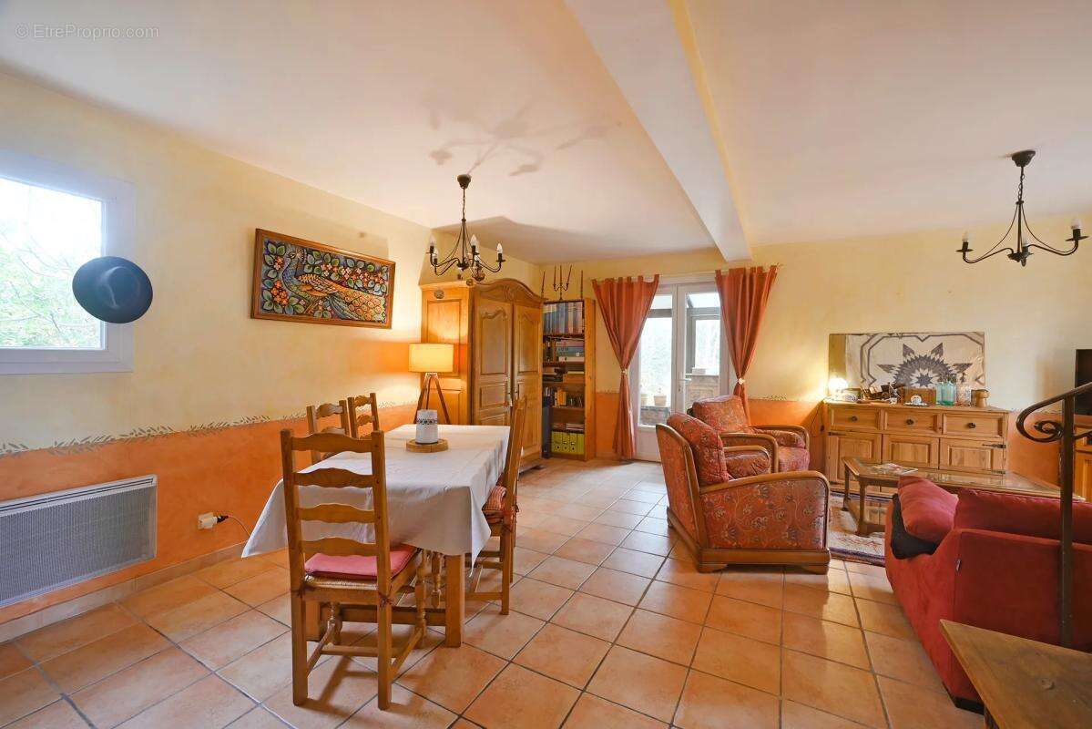 Maison à SAINT-PAUL-TROIS-CHATEAUX