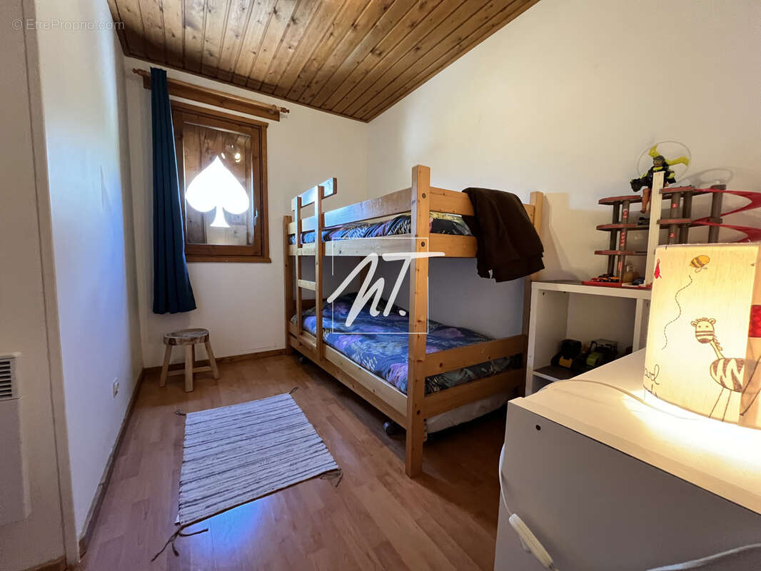 Appartement à MORILLON