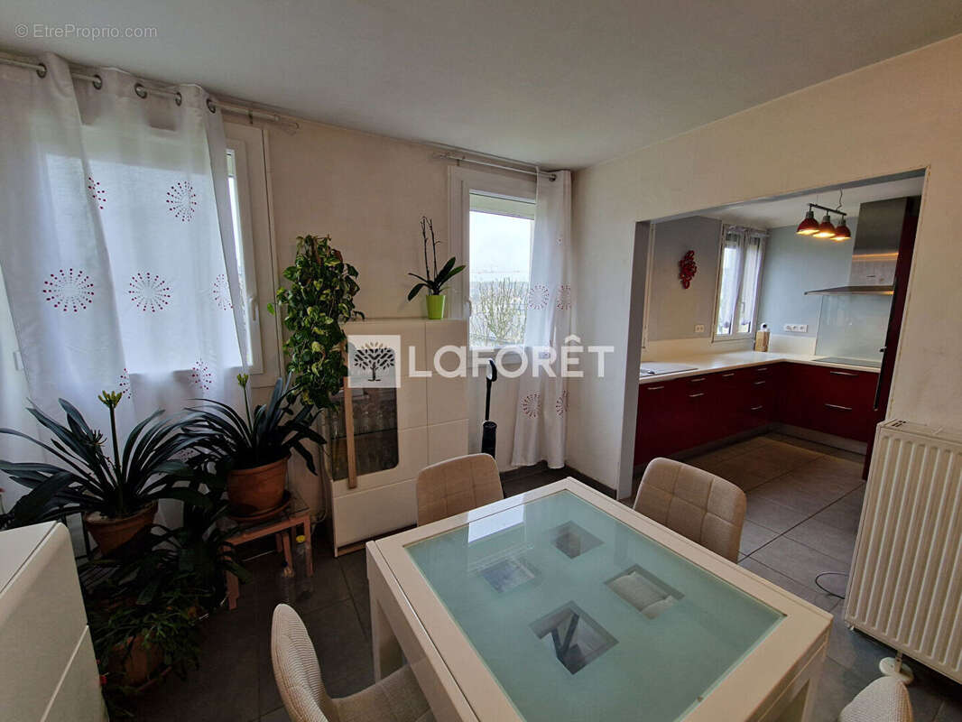 Maison à ONET-LE-CHATEAU