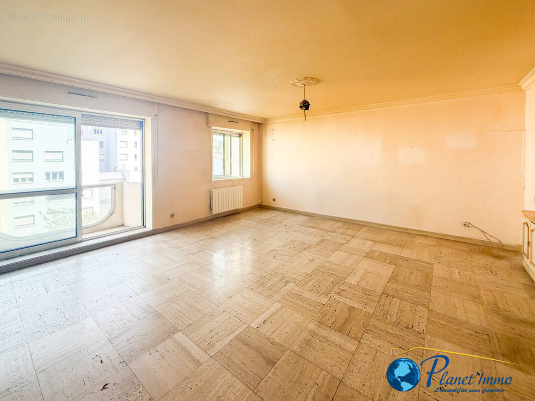 Appartement à SAINT-ETIENNE