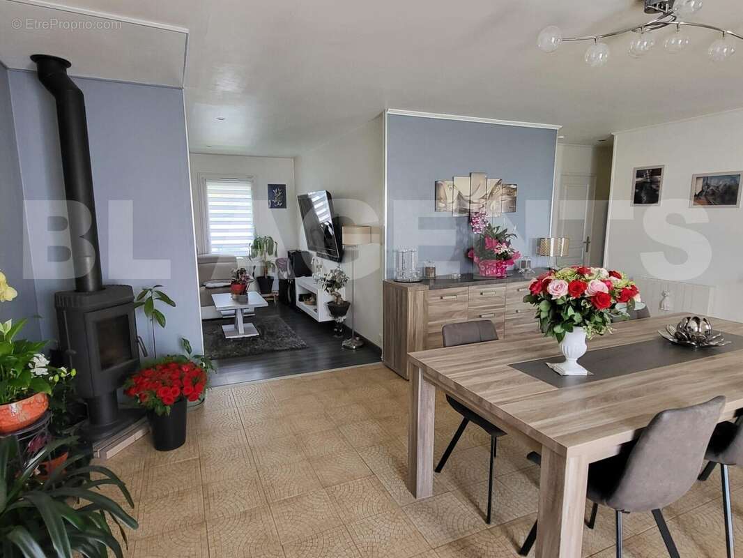 IMG-20251014-WA0025 - Maison à BUSSIERES