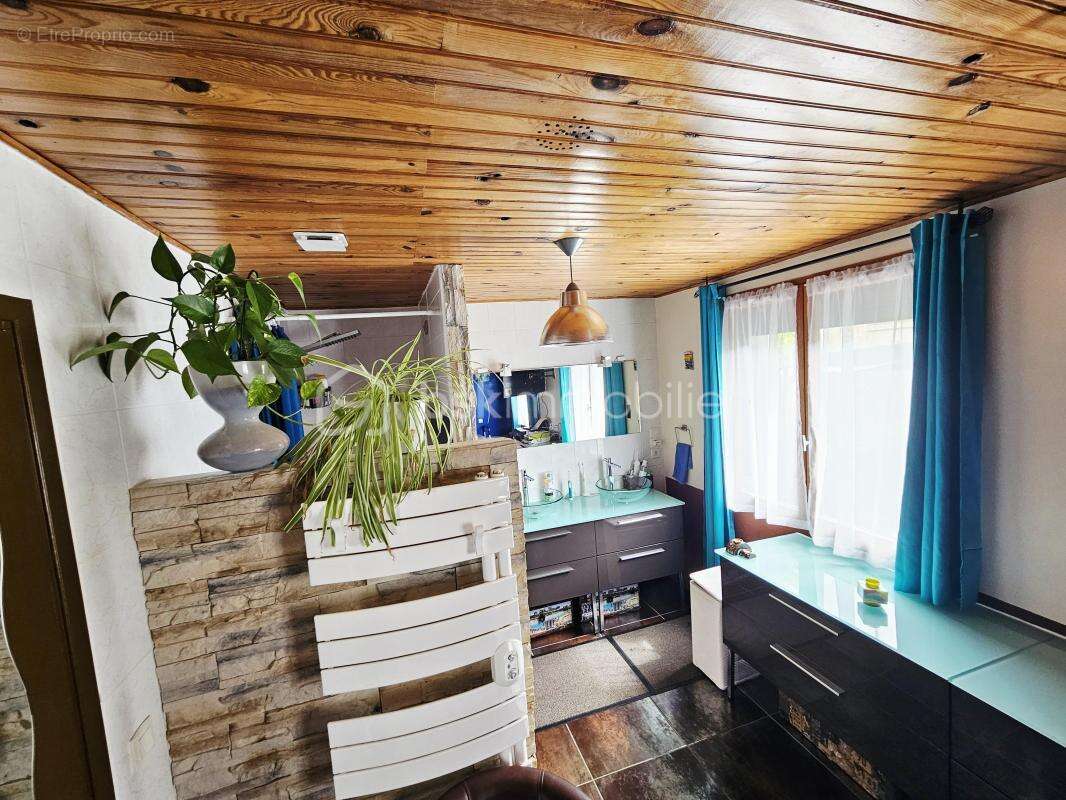 À VENDRE – Maison familiale de plain-pied avec grand terrain – Cournon-d'Auvergne - photo 11