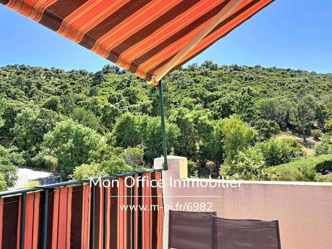 Référence : 6982-les - mazet duplex vue mer & collines avec terrasse & parking à cavalaire sur mer - photo 2