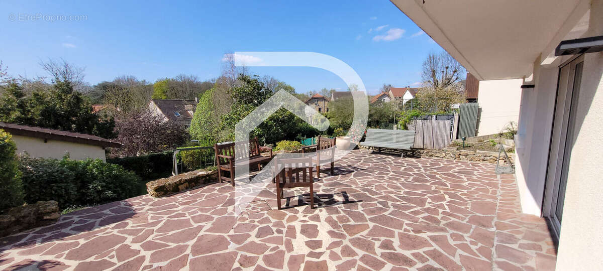 Maison à SAINT-REMY-LES-CHEVREUSE