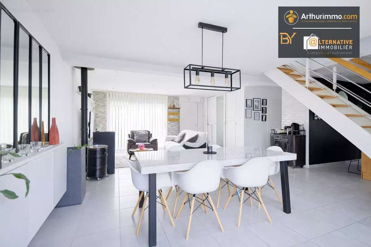 Maison à LA BOUEXIERE