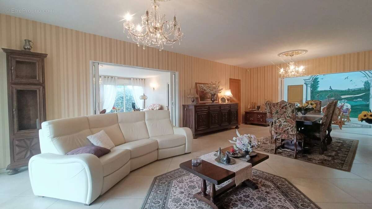 Maison à NEUVILLE-DE-POITOU