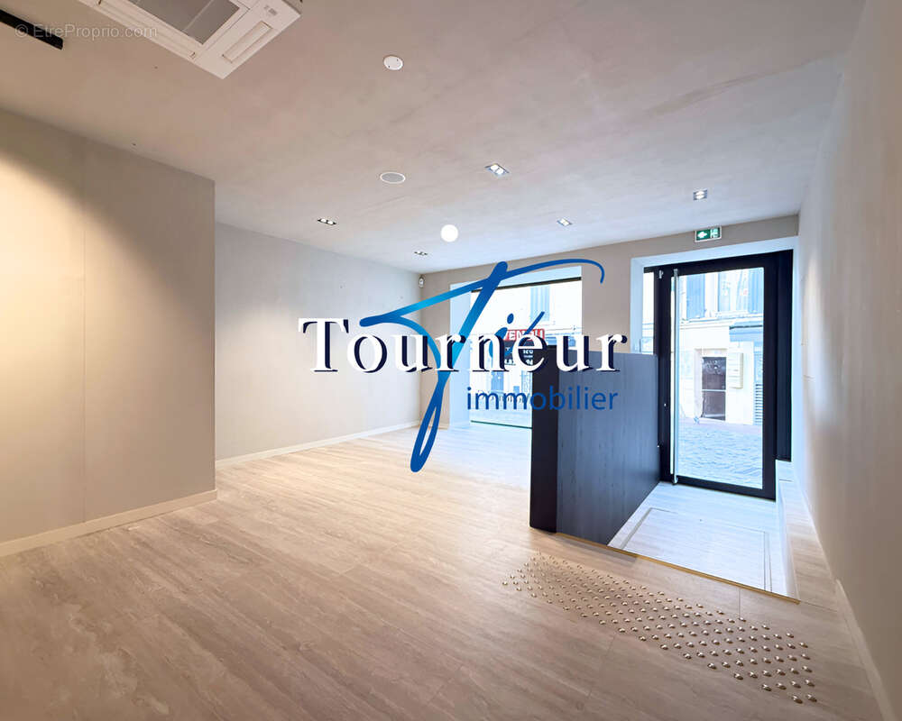 Commerce à SANARY-SUR-MER