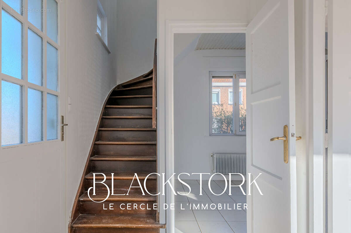 Maison 4 pièces à rafraîchir Neuville-en-ferrain 90 m2 au sol. - photo 8