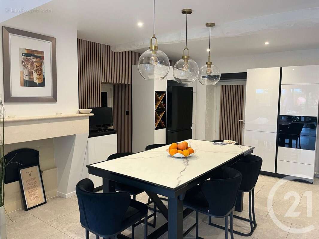 Maison 482 m² à Saint-Andre-De-Cubzac  - photo 5